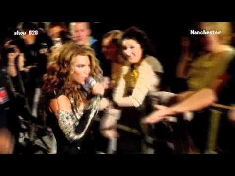 Beyonce makes fan sing