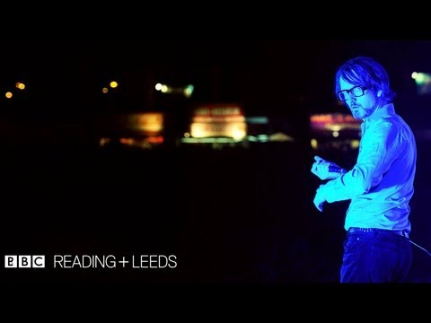 Pulp perform 'Disco 2000' at Reading Festival 2011 - BBC