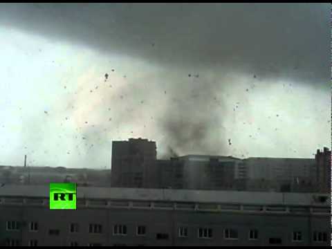 Amateur videos of powerful tornado that kills 1, injures dozens in Russia