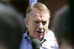  Republican Presidential hopeful, former Wisconsin Gov. Tommy Thompson speaks to fairgoers, Friday, Aug. 10, 2007, at the Iowa State Fair in Des Moines, Iowa. (AP Photo/Charlie Neibergall)   (js1) 