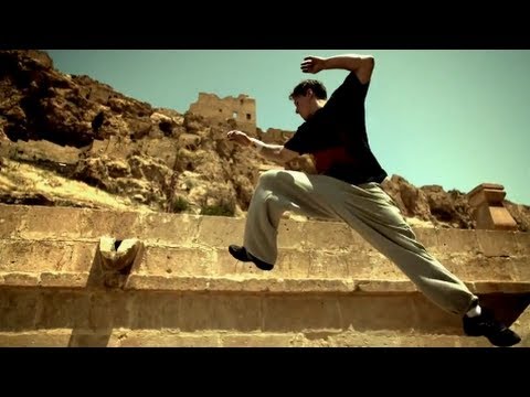 Ryan Doyle parkour in Mardin