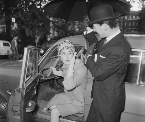 "Oh dear, the car doesn't seem to recognize me." (1960 file photo from the U.K.)