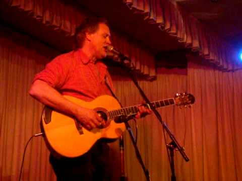 Tom Chapin sings 