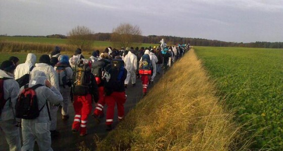 + Castor?Schottern! hat begonnen + 500 Menschen unterwegs in Richtung Schiene +