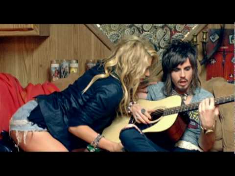 Ke$ha featuring 3OH!3 - Blah Blah Blah ft. 3OH!3