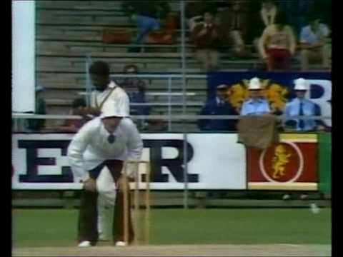 ANGRY MICHAEL HOLDING kicks stumps down vs New Zealand 1st test 1980