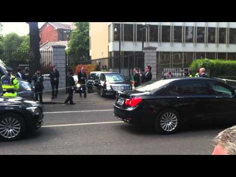 President Obama's Limo Gets Stuck.