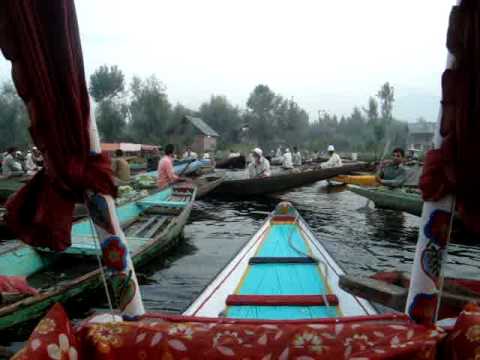 Floating Vegetable Market, Dal Lake, Srinagar. Jammu & Kashmir - India Travel & Tours Video