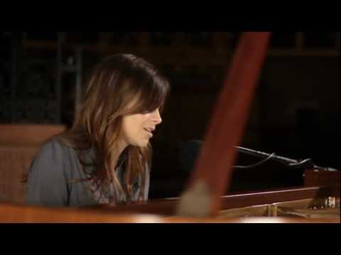 Gabrielle Aplin - Keep Pushing Me LIVE (Pre-order Home EP now on iTunes - Released January 9)