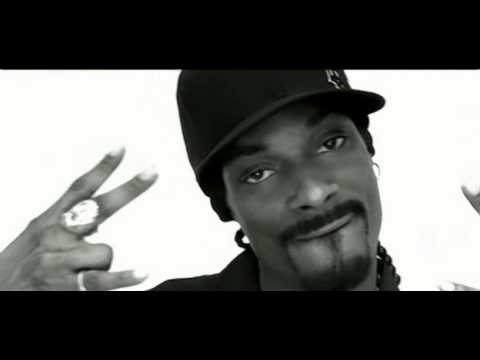 Snoop Dogg featuring Pharrell - Drop It Like It's Hot