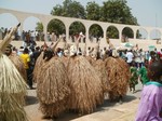 The traditional festival of the prefecture tchaoudjou.Adossa Kadao: Dance of knives  , traditional festival in the central region, capital: Sokode.This year , the festival was held February 12, 2011. Culture Art Dance in Africa. Togo and West and Africa                       La fête traditionnelle de la préfecture de tchaoudjou.La fête traditionnelle Adossa Kadao: la danse des couteaux  dans la région centrale ,chef lieu :Sokode.Cette année c'est le 12 février 2011 qu'a eu lieu la fête. Culture Art Danse en Afrique.