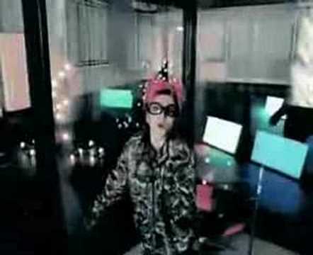 hide -pink spider