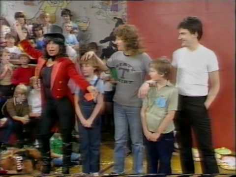 Noddy Holder (Slade) - Pass The Pie - Tiswas 1981 