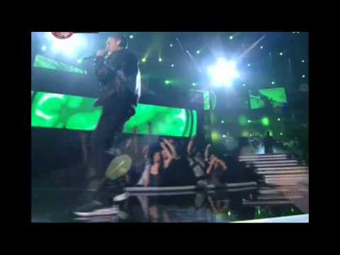 [HD]Eminem Grammys 2011 feat. Rihanna, Skylar Grey, and Dr. Dre(Uncensored)