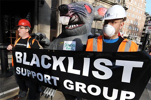 Workers protesting against blacklisting at the annual Building Awards in 2010 <span class='black'> (Pic: <a href='http://www.guysmallman.com/'>Guy Smallman</a>)</span>