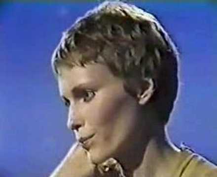 Mia Farrow - Love (Peter Pan 1976)