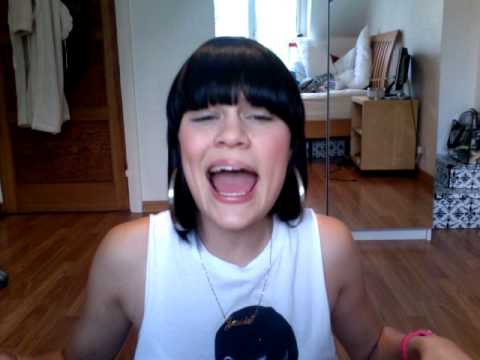 JESSIE J 'MAMMA KNOWS BEST'