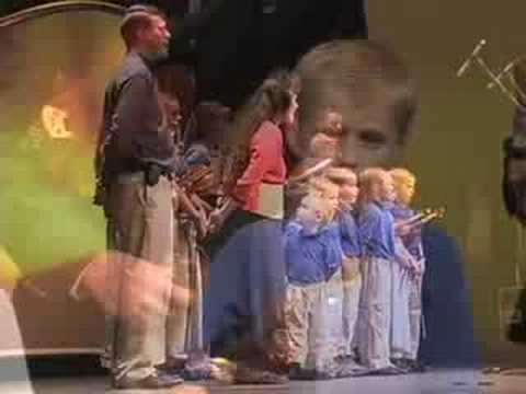 The 18-Member Duggar Family Singing at the SAICFF