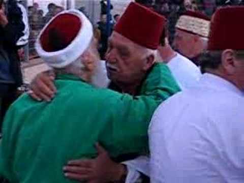 the smaratian's priests at passover sacrifice, mount Gerizim