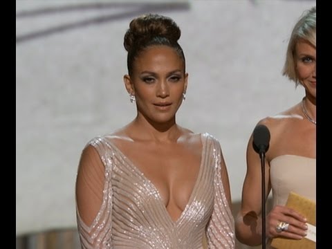 Oscars 2012: Jennifer Lopez Wardrobe Malfunction?