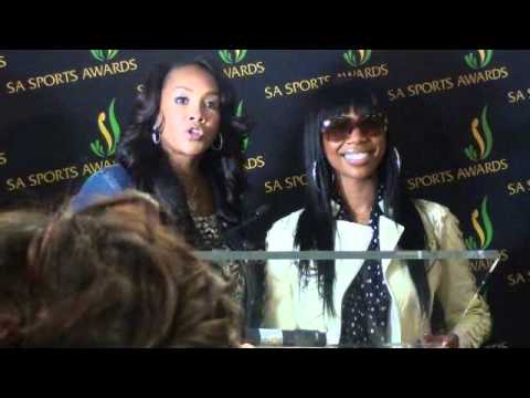 Vivica A Fox and Brandy Norwood Arrive in SA