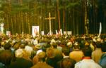 Meeting in Kurapaty, 1989. On 24 January 1989 the Soviet authorities in Byelorussia finally agreed to the demand of the democratic opposition to build a monument to thousands of people shot by Stalin's police in the Kuropaty Forest near Minsk in the 1930s [57] On 30 September 1989 thousands of Byelorussians, denouncing local leaders