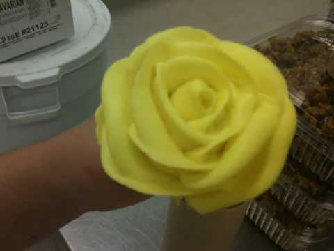 Cake Decorating Tutorial: Rose out of Icing