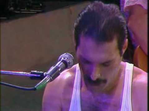 Queen - We Will Rock You and We Are The Champion (Live)