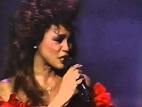 Whitney Houston - 28th Annual Grammy Awards (1986) - Saving All My Love for You & Grammy Win