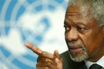  U.N. Secretary General Kofi Annan gestures during his last press conference at the U.N. European headquarters in Geneva, Switzerland, Tuesday, Nov. 21, 2006. (sa0) 