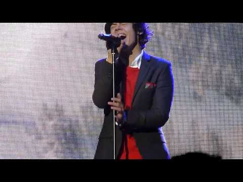 One Direction Tour - MANCHESTER - Kings Of Leon - Use Somebody HD