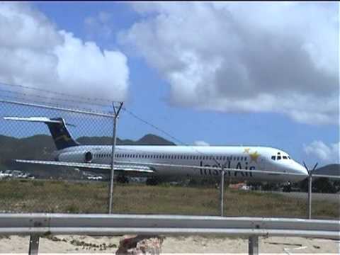 Maho Beach St Maarten - Extreme Plane Spotting and Jet Blasts!