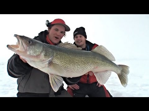 Ridiculous Rattle Walleye - Uncut Angling - Feb. 2, 2012