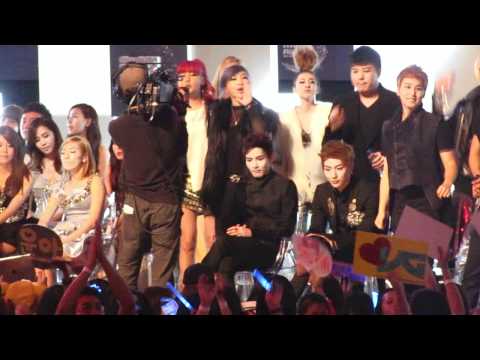 MAMA 2011 - [Other Artist Focus] Will.i.am, apl.de.ap ft CL(2NE1) - Where is the love [FANCAM]