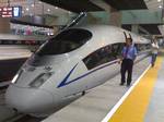 The following year, Siemens reshuffled its bidding team, lowered prices, joined the bidding for 300 km/h trains and won a 60-train set order. It supplied the technology for the CRH3C, based on the Velaro design, to CNR's Tangshan Railway Vehicle Co. Ltd.