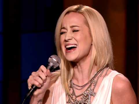 Kellie Pickler - Stop Cheatin' On Me (Live)