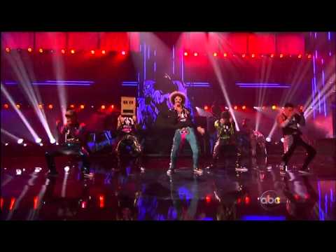 Party Rock Anthem/Sexy And I Know It(With Me, LMFAO, Justin Bieber & David Hasselhoff)