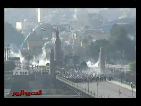 MUST SEE!!!Egypt Revolution 2011 Demonstrators Vs police Fighting