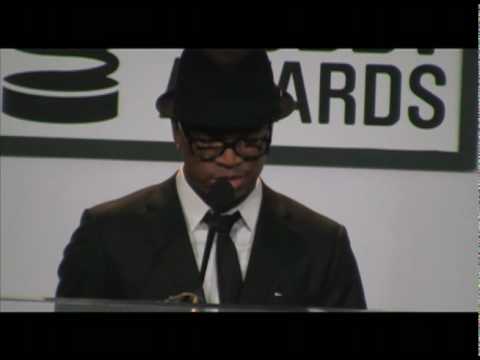 Ne-Yo Presenting at The 2010 Webby Awards to PS 22 Chorus