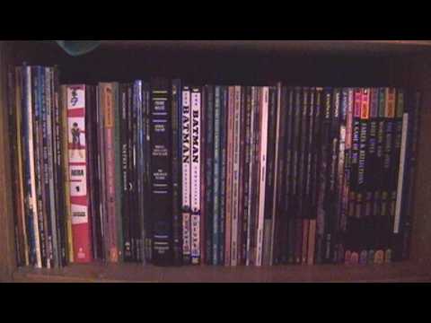 The Graphic Novel/Trade Paperback Comics Shelf