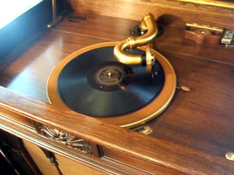 Rain Rain Go Away - Ted Black & His Orchestra - 1932 Victor Orthophonic Record - Victor Credenza