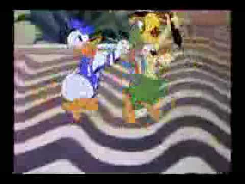 Donald Duck visiting Copacabana Beach / Donald em Copacabana