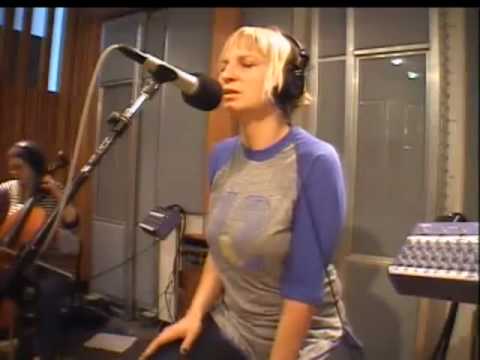 Sia - Breathe Me (KCRW 2007)