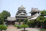 Nakatsu is a castle town centered around Nakatsu Castle, which is open to visitors. The modernised interior comprises a museum with samurai armor, old maps and information about Rangaku (Dutch studies), for which Nakatsu was an important center in the Edo era.