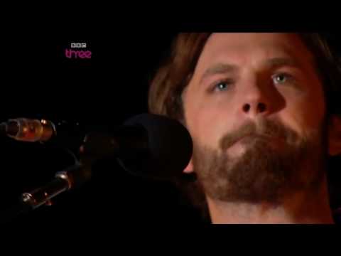 Kings Of Leon - Shreds - Their Worst Performance Ever.