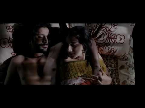 Ishqiya - Romance Scene - Arshad Warsi - Vidya Balan - Krishna And Babbans Steamy Liplock