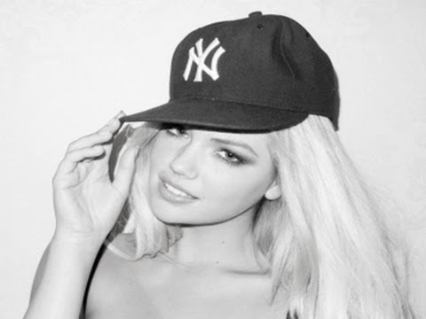 KATE UPTON THE CAT DADDY YANKEE CAP BRIDE