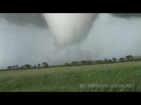 HIGH DEFINITION HUGE MANITOBA TORNADO! June 23, 2007 -