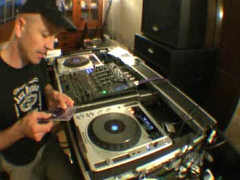 DJ Tutorial, Mixing different genres of dance music.