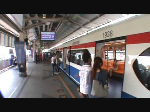 Central Pier Saphan Taksin Sky train